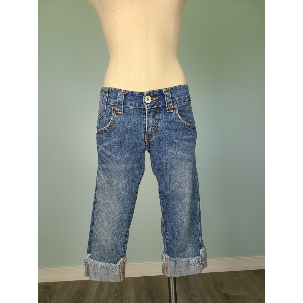 Y2K Levi's 3 Denim Capri Jeans Medium Wash Low Rise Slouch It Girl Older Sister